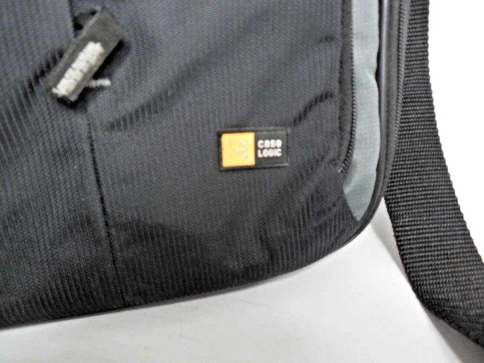 Case Logic Laptop Bolsa Mensageiro Maleta Alça de Ombro Preto Cinza 16"x13" - Imagem 2 de 4