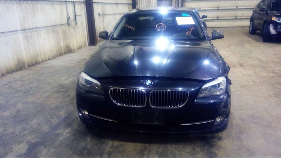 11 - 11 BMW 535I Transfer Case  E583288 - Image 2 of 4