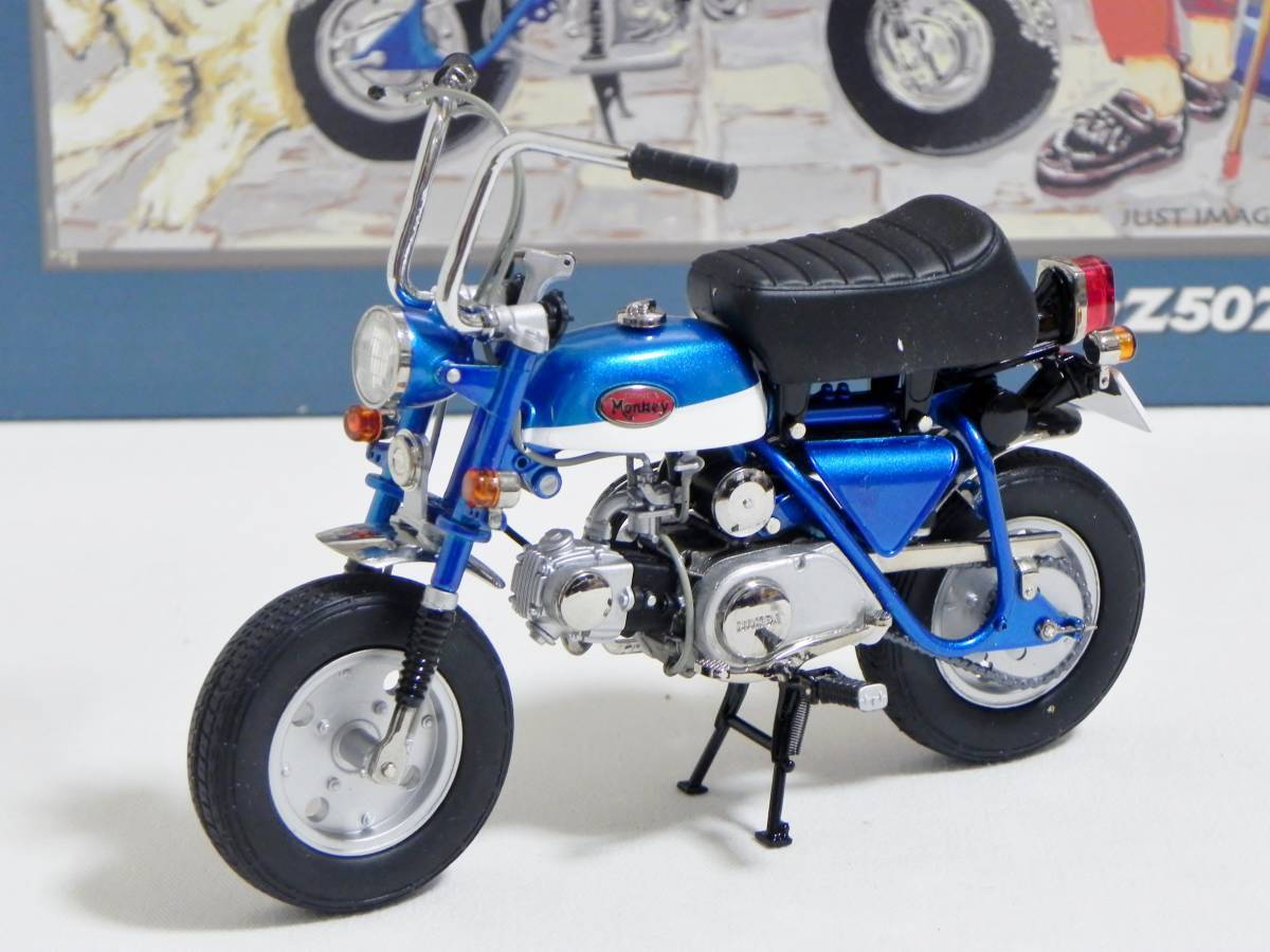 EBBRO 1/10 Scale HONDA MONKEY Z50Z Blue Color w/Original Box EBBRO 1/10 Scale HONDA MONKEY Z50Z Blue Color w/Original Box