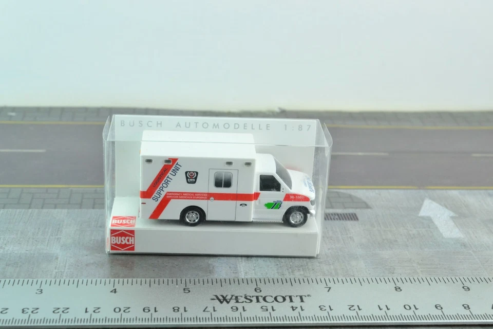 Busch 41824 FORD E-350 EMS Niagara Ambulance HO 1:87 Scale - Image 2 of 2