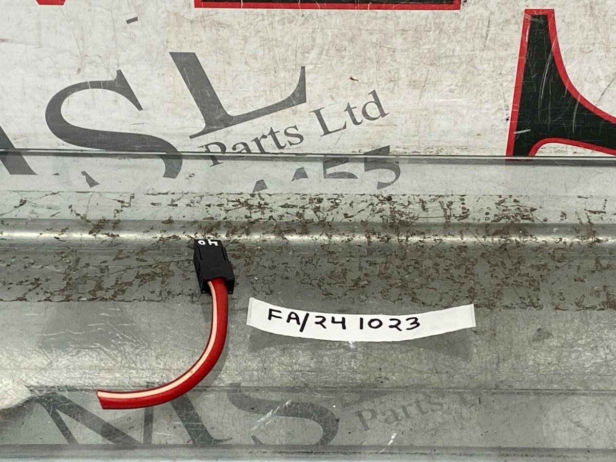 メル25405 ページ Mercedes Wiring Connector Plug Terminal Housing 2-Pole