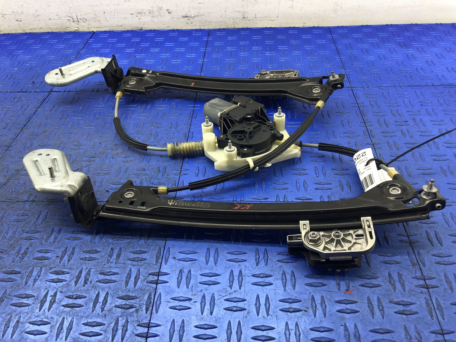 2014-2021 MASERATI GHIBLI REAR RIGHT DOOR WINDOW GLASS REGULATOR W/MOTOR OEM