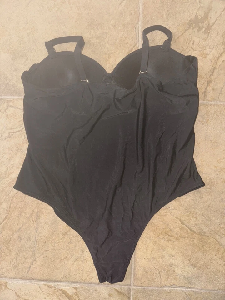 TRAJE DE BANHO FEMININO DE UMA PEÇA EQUIVOCADA TAMANHO 20 PLUS - Imagem 2 de 2