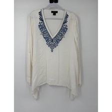 Karen Kane Womens Medium White Blue Paisley Embroidered Sharkbite Blouse Top