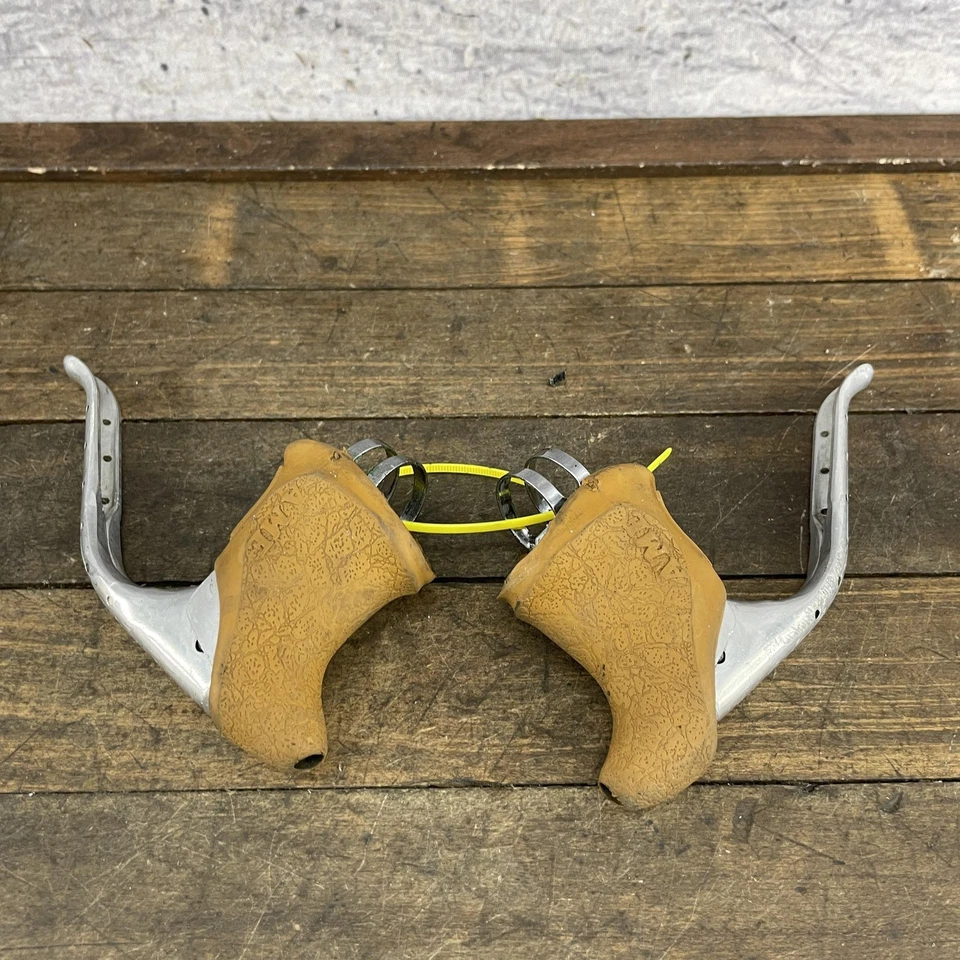 Vintage Weinmann Road Brake Levers Drilled Non-Aero Pair Drop Bar AME Hoods - Image 4 of 4