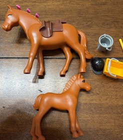 LEGO Belville 7585 Horse Stable Horse Figure Replacement Parts Foal Broom Bucket