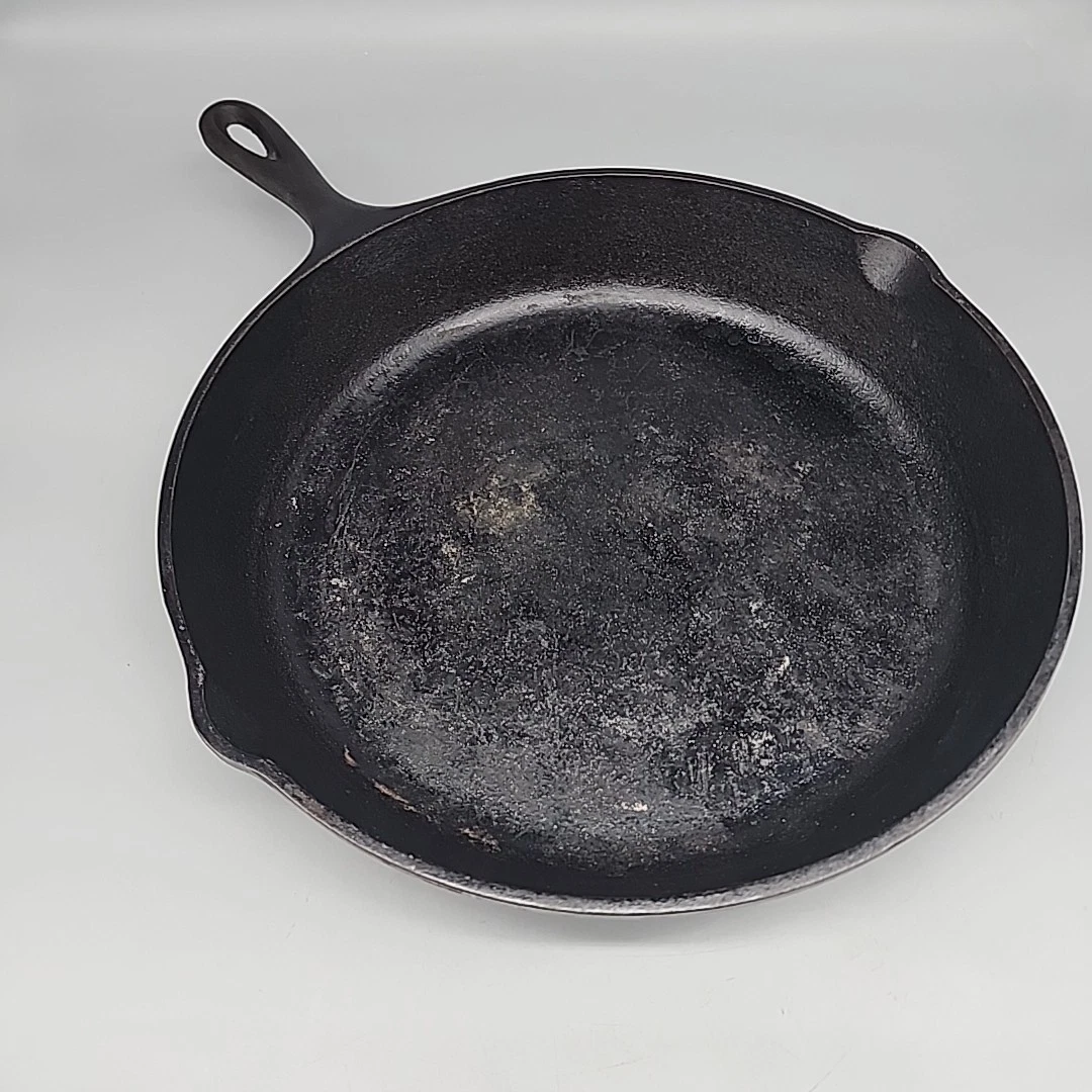 Lodge L10SK3 12 inch Cast Iron Skillet - Black USA