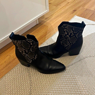 Marco Tozzi Damen Stiefeletten Schwarz Schlangenmuster spitz Blockabsatz RV 40