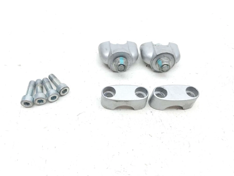 Elevadores de manillar 01 Suzuki GZ 250 Foto 2 de 4