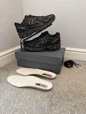 New Balance 1906R Carbon Black