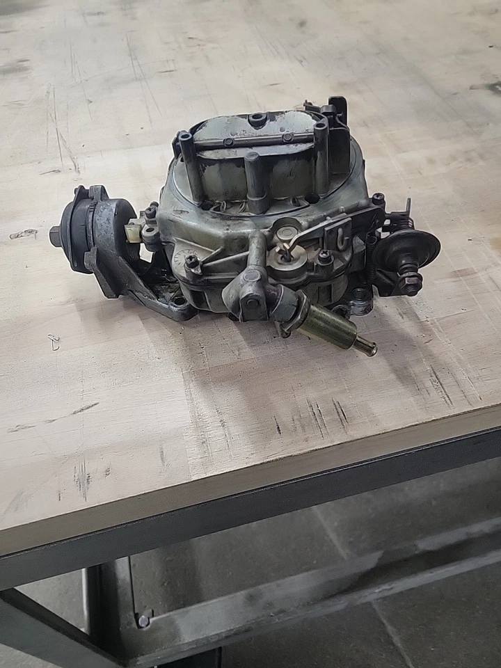 Mustang Shelby GT350 1969 4 velocidades 4300 Autolite Carb C9ZF-C 351W Ram agitador de aire Foto 2 de 4