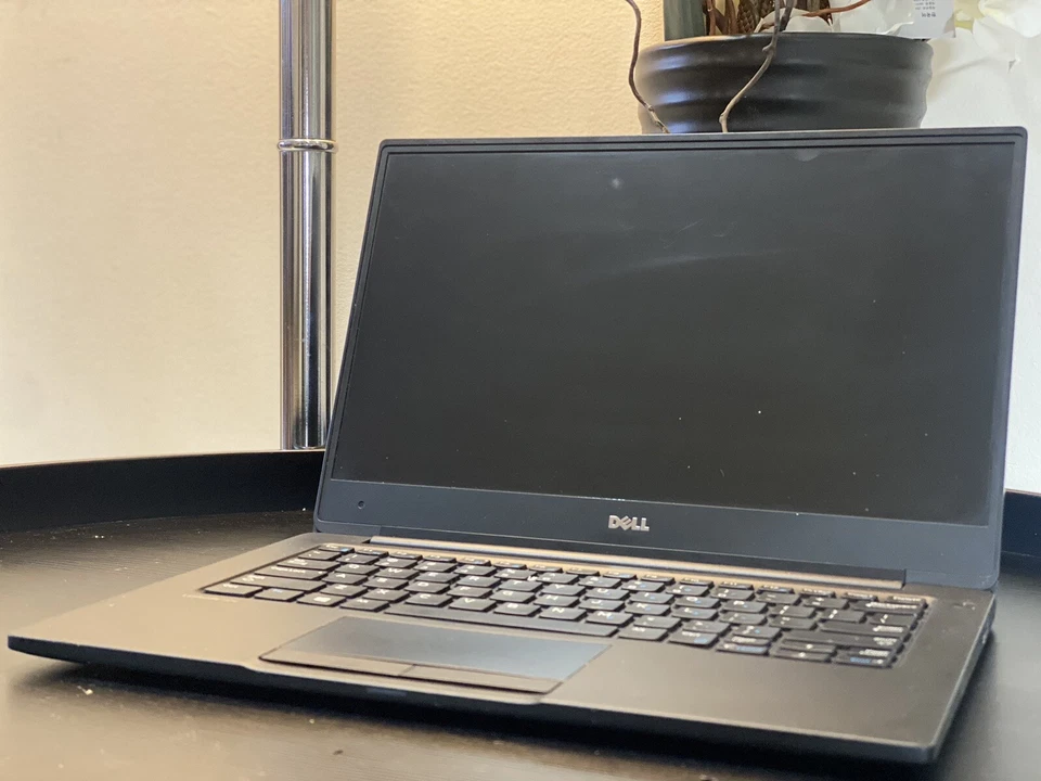 DELL Latitude 7370 Ultrabook/ 13.3" /Intel m7 m7-6Y75/For Part - Image 2 of 4