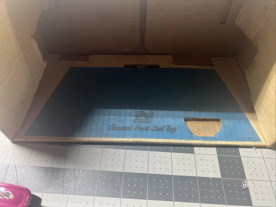 Vintage Pressed Steel Hot Pink Nylint Ford Model T Grabber Hot Rod With Orig Box - Image 4 of 4