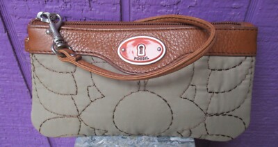 FOSSIL NWT Key Per EW Wristlet Ash Gray Bag Purse Quilted Leather Trim Pouch