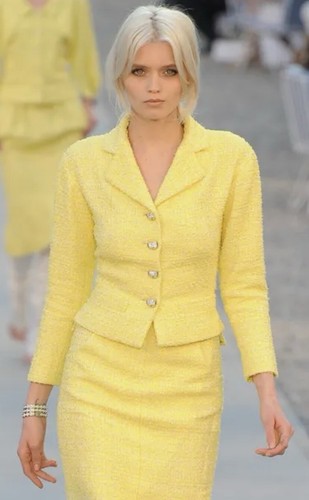 Bright CHANEL Lemon Yellow PASTEL Cruise Resort 2012 Tweed Skirt Suit RUNWAY ! - Picture 3 of 22