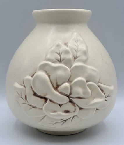 Vintage 1940s Red Wing Pottery Eggshell Ivory/Antiqued Brown Magnolia Vase - 7”H