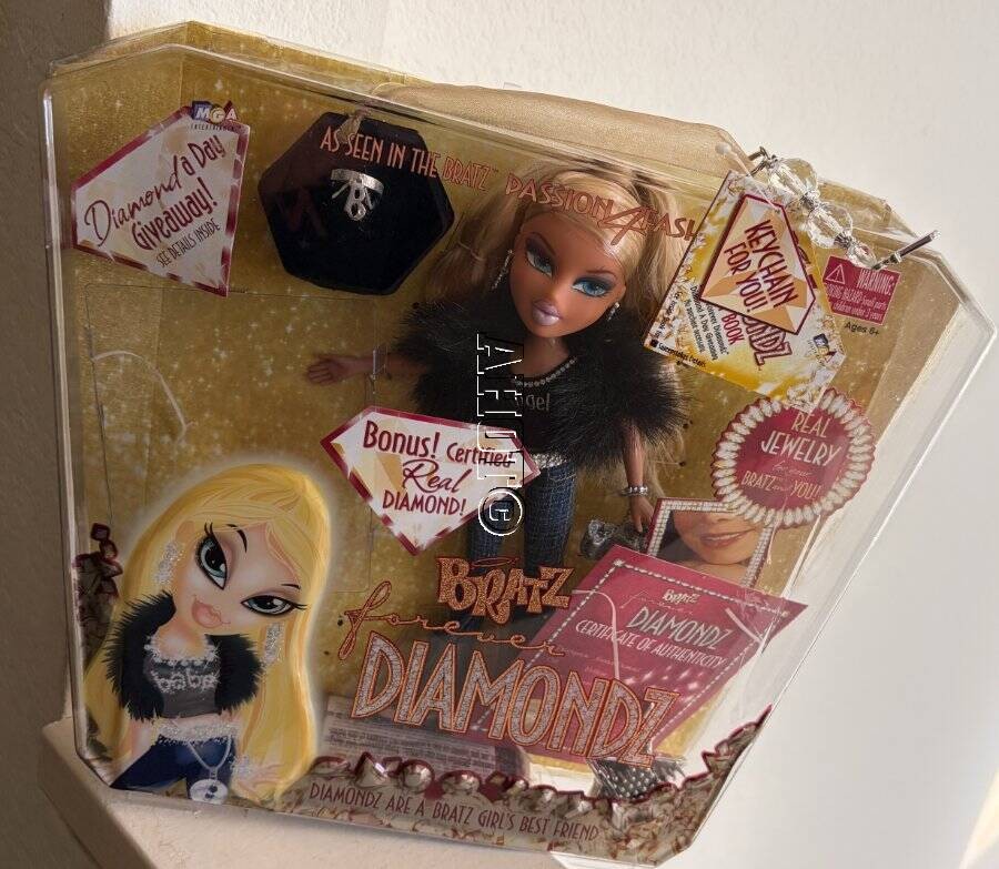 Bratz Forever Diamondz Cloe Doll NEW NIB HTF 2006