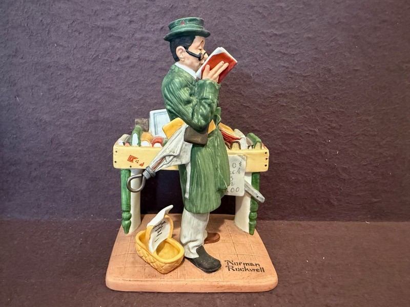 Danbury Mint Norman Rockwell Porcelain Figurine Bookworm Series II Hand Painted