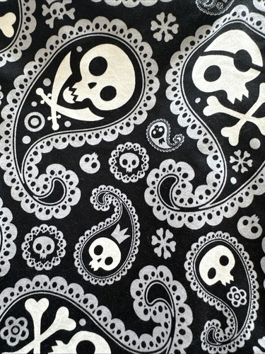 Loudmouth Golf Shorts~Paisley Skull & Crossbones Black &White Size 36 EUC - Picture 2 of 7