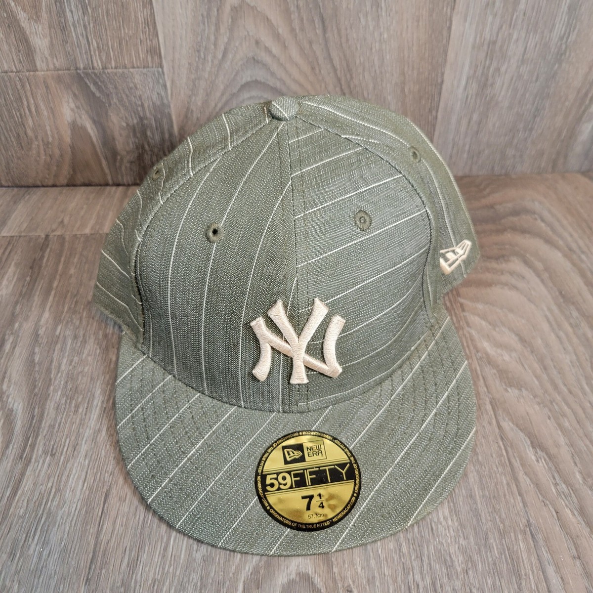【US限定】NEW ERA 59FIFTY New York Yankees Beige & Olive 7 1/4 New Era Cap MLB NY Yankees Olive | Beige Pinstripes