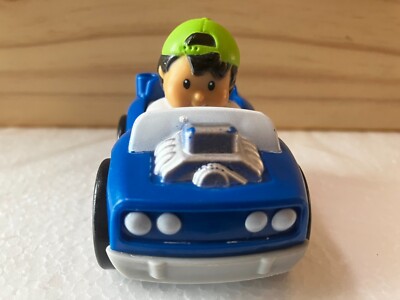 Fisher-Price 2014  Little People Wheelies Blue Car Jeep with Boy Rare Big Motor