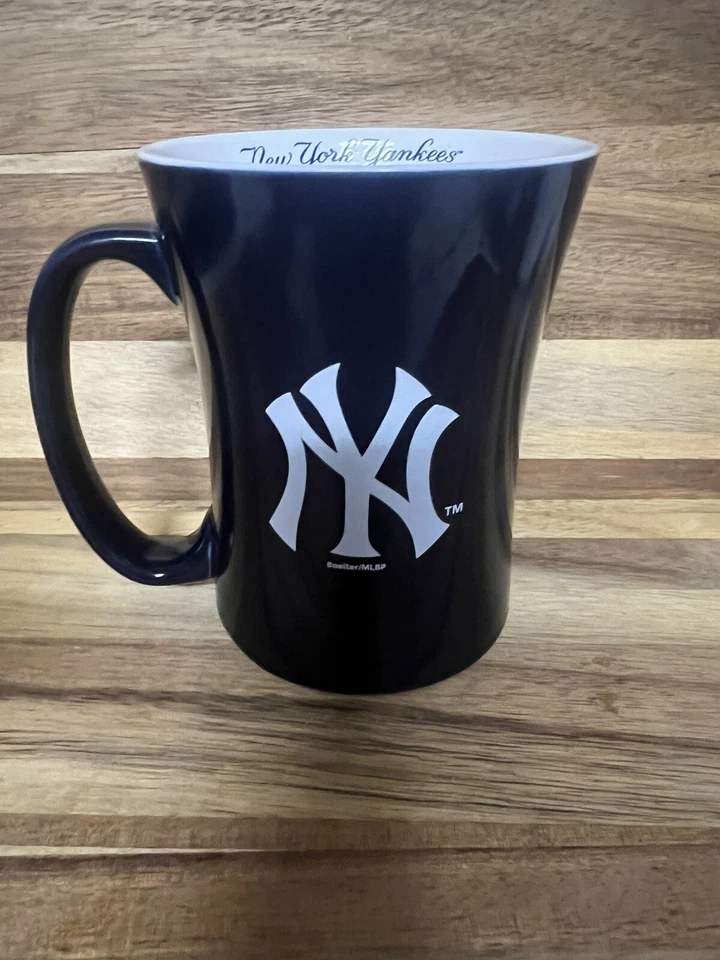 New York Yankees Navy Blue Coffee Cup Mug Yankees Embossed - Image 3 of 4