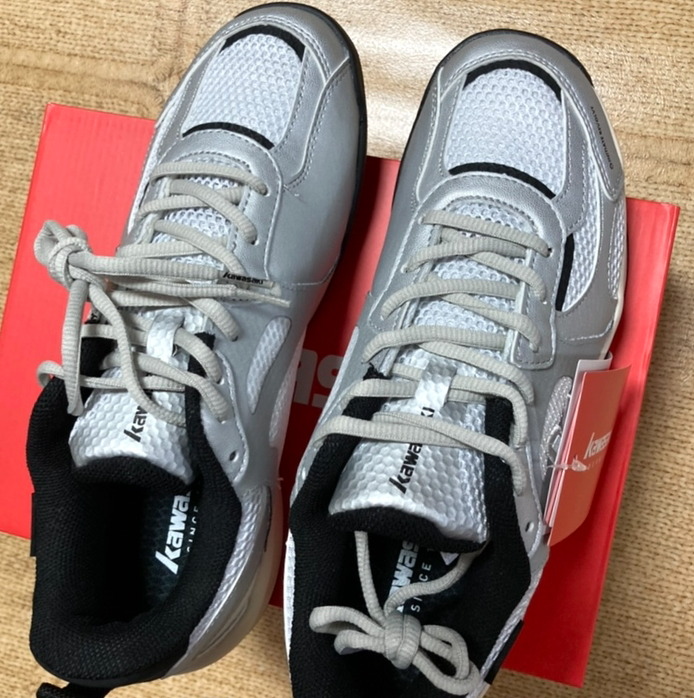 Kawasaki Badminton Shoes Unisex Indoor Sportswear Shoes Silver NWT