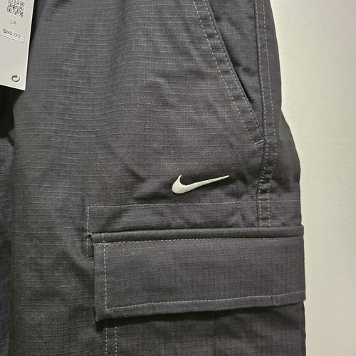 Nike SB Skateboarding Cargo Shorts Black Size 34 New with Tags - Picture 2 of 8