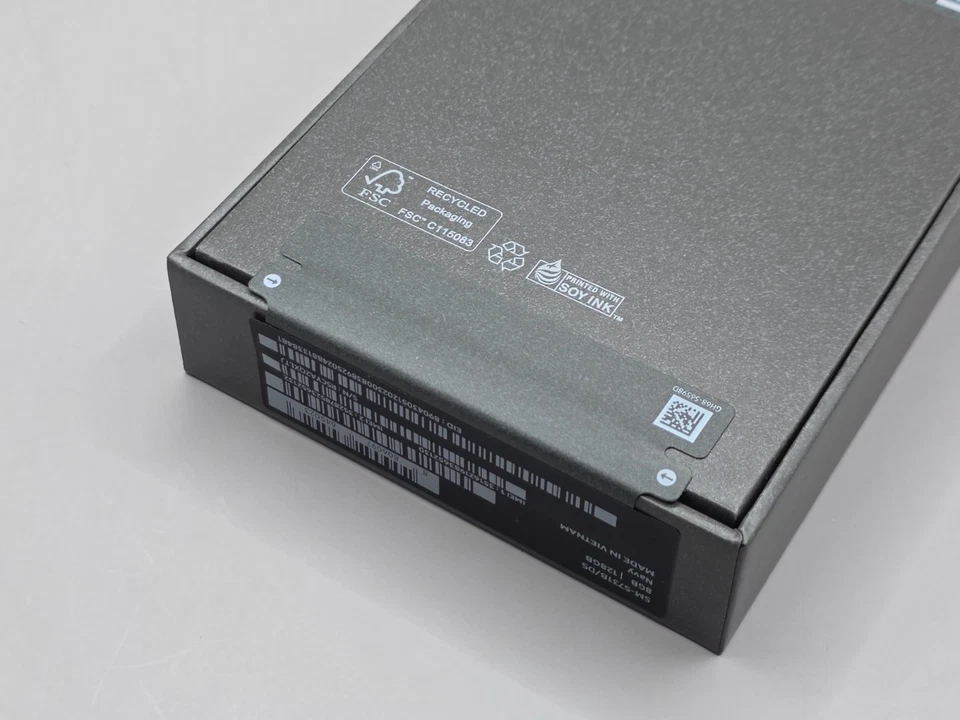 NEW & SEALED Samsung Galaxy S25 FE - 128 GB Navy - UK MODEL 2 YEAR WARRANTY - Image 4 of 4