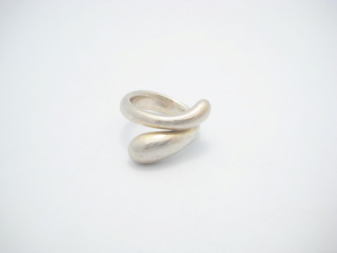 Tiffany & Co. Sterling Silver Elsa Peretti Teardrop Ring Size 5 - Pouch