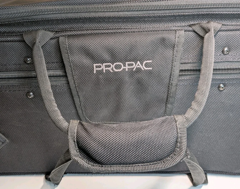 Protec PB301 PRO PAC Rectangular Trumpet Case Black Used VGC w/ Strap - Image 4 of 4
