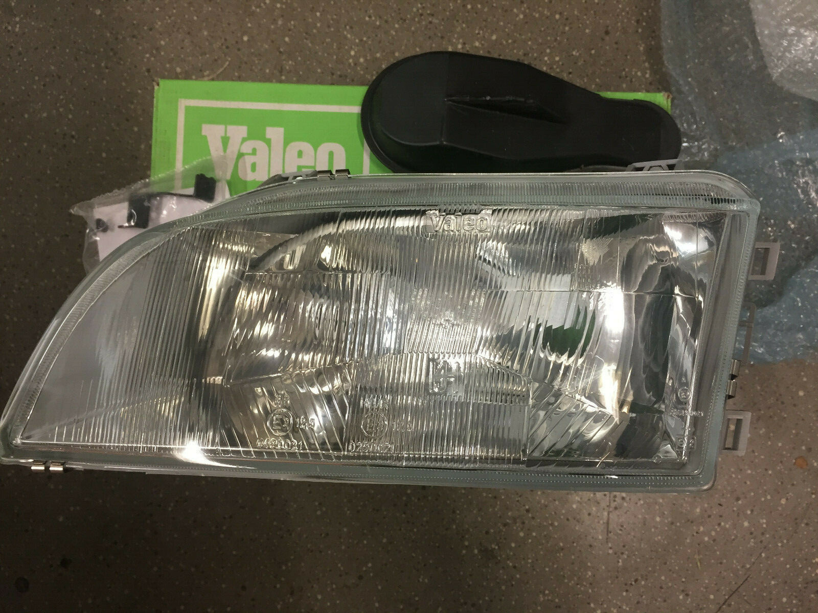 Phare Espace II Valeo 085246 projecteur gauche halogène neuf pour modèle 1991-1996