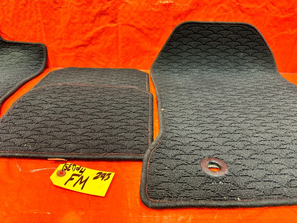 13-16 SCION FRS - JUEGO ALFOMBRILLAS - COLOR NEGRO - IZQUIERDA DERECHA DELANTERA TRASERA - OEM 293 Foto 3 de 4