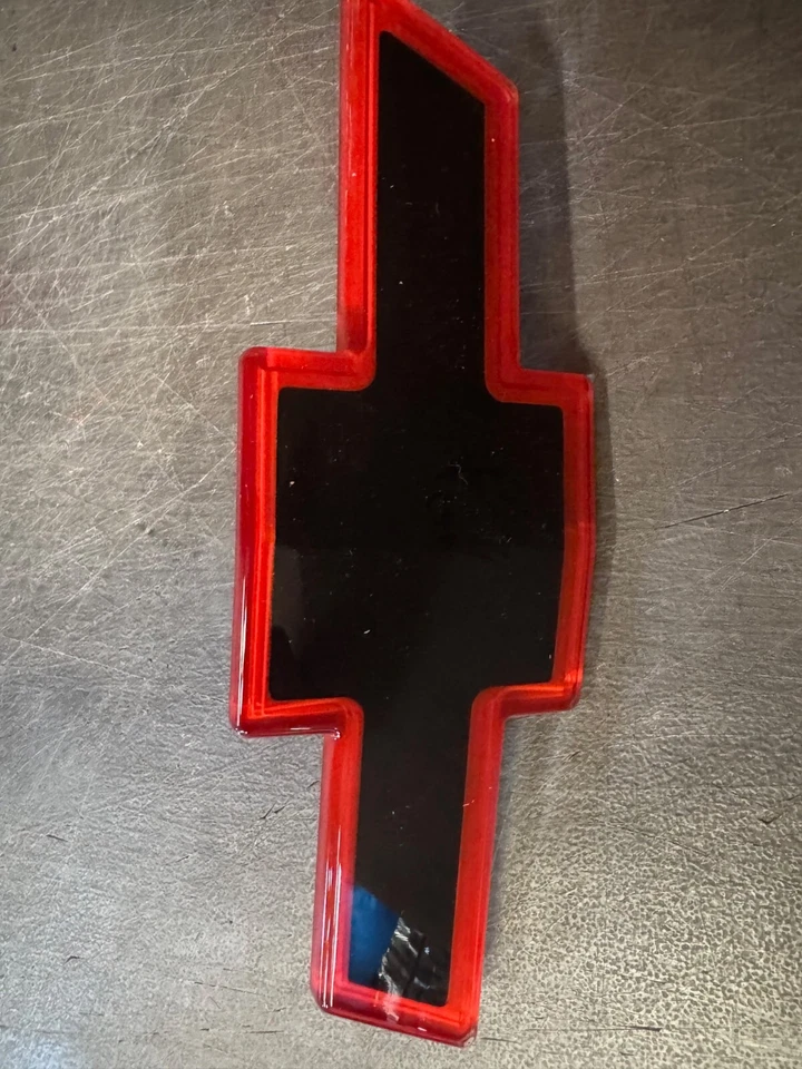 Silverado 1500 SS 1988 1989 1990 1991 rojo negro parrilla emblema 15607532 nuevo Foto 4 de 4