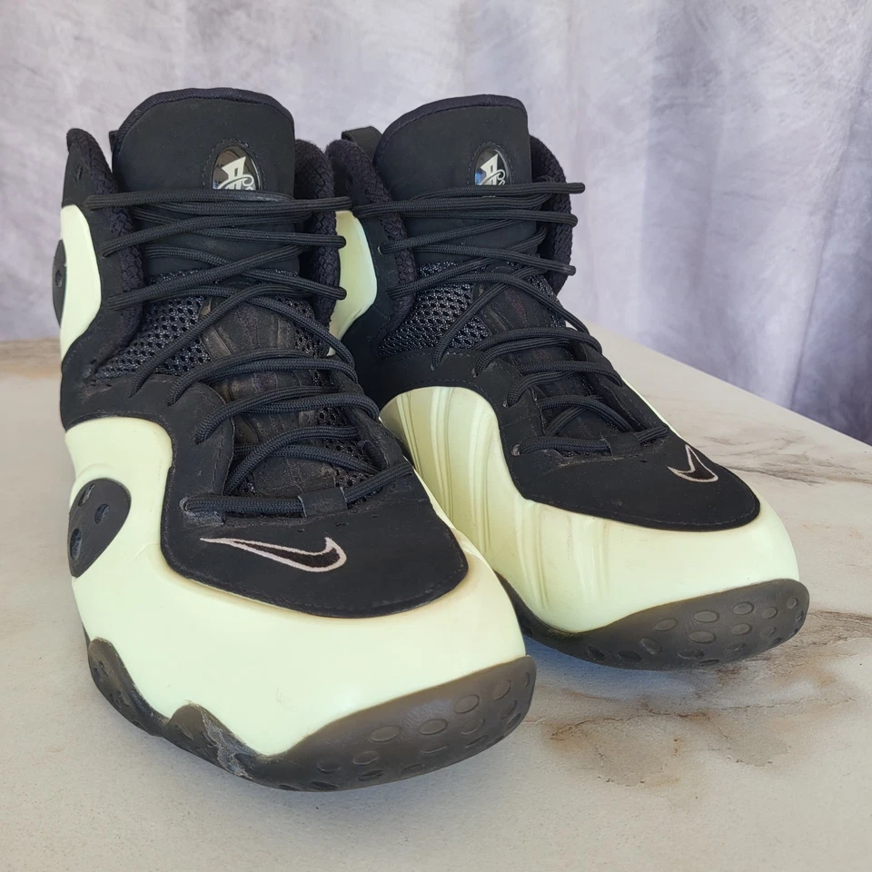 Nike Zoom Rookie QS Glow in the Dark Men's Size 9.5 Black/White - Image 3 of 4