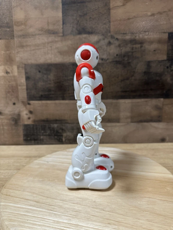 World Sky SKD1 Red/White Keddi Remote Control Humanoid Rechargeable Robot Toy - Image 4 of 4