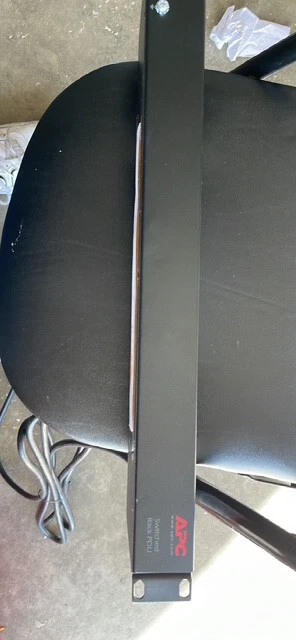 APC AP7900B Switched Rack Power Distribution Unit - Image 3 of 3