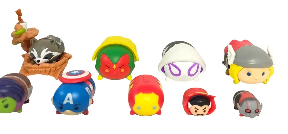 Lote de figuras en miniatura de vinilo Marvel Tsum Tsum tamaños y personajes surtidos Foto 3 de 4