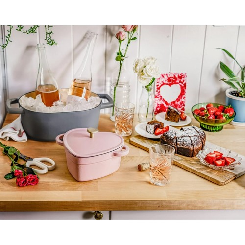 Drew Barrymore 2 QT Champagne Pink Heart Shaped Cast Iron Cookware Set of 2 - Picture 6 of 6