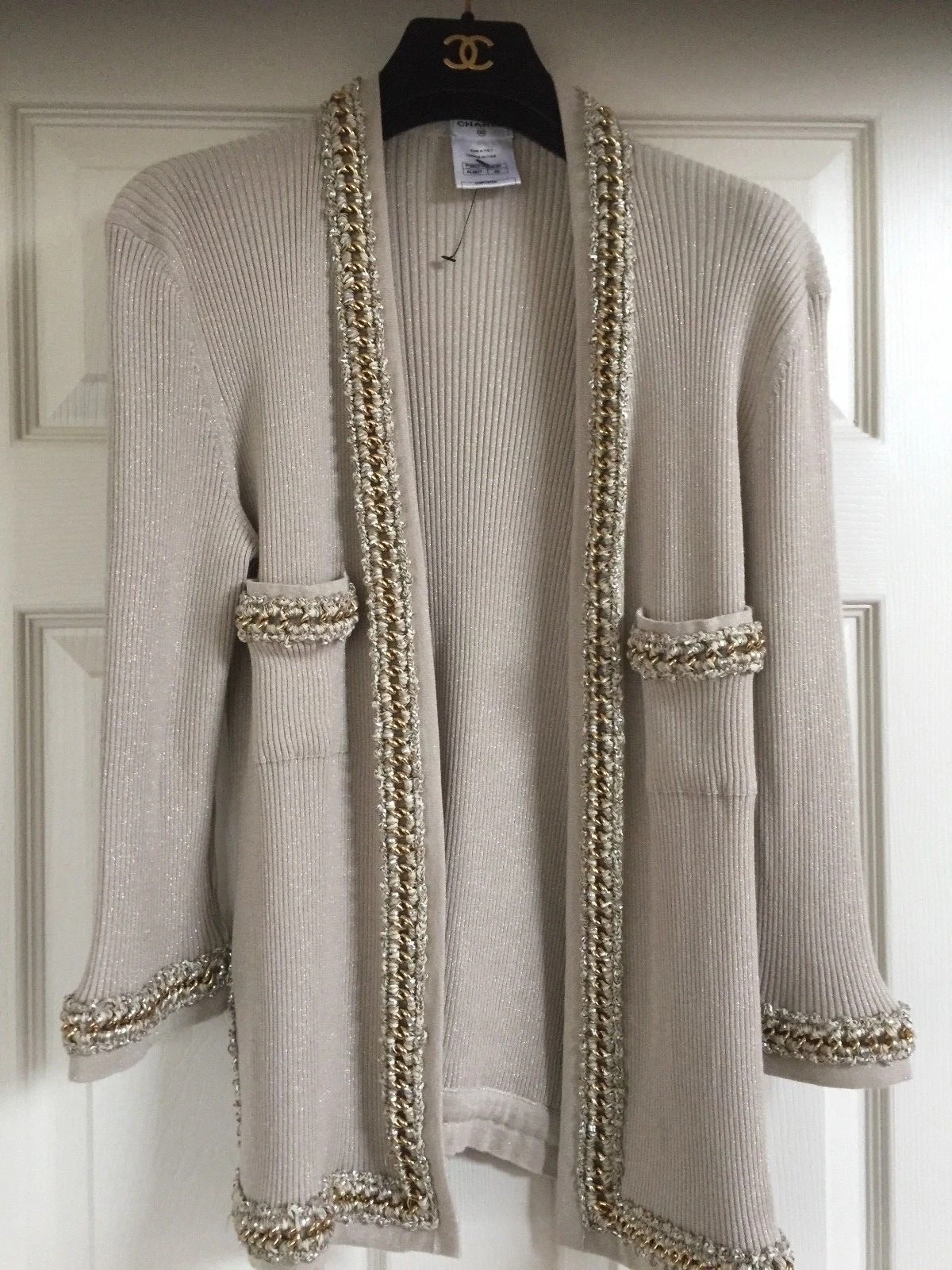 Chanel — CHANEL 10P VINTAGE TWEED NEW BEIGE JACKET GOLD CHAIN BRAID TRIM GOLD CC FR46-40