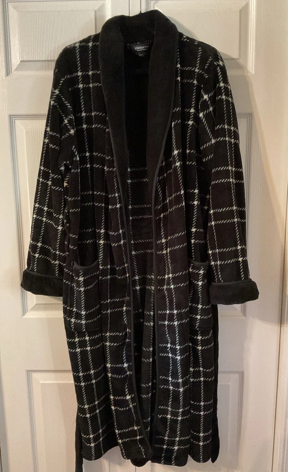 Claiborne Sleepwear Men’s Fleece Black Plaid Robe One Size Ties Cozy - Image 2 of 4
