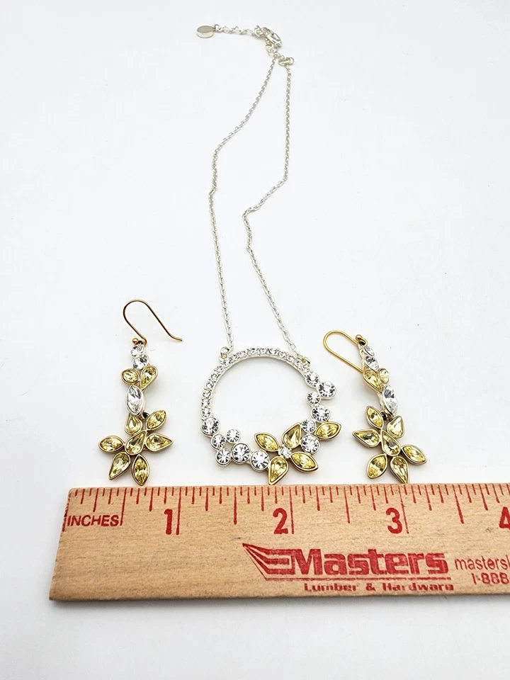 SIGNED GIVENCHY YELLOW & CLEAR CZ FLOWER WREATH 16-18" NECKLACE & EARRINGS SET ! - Image 4 of 4