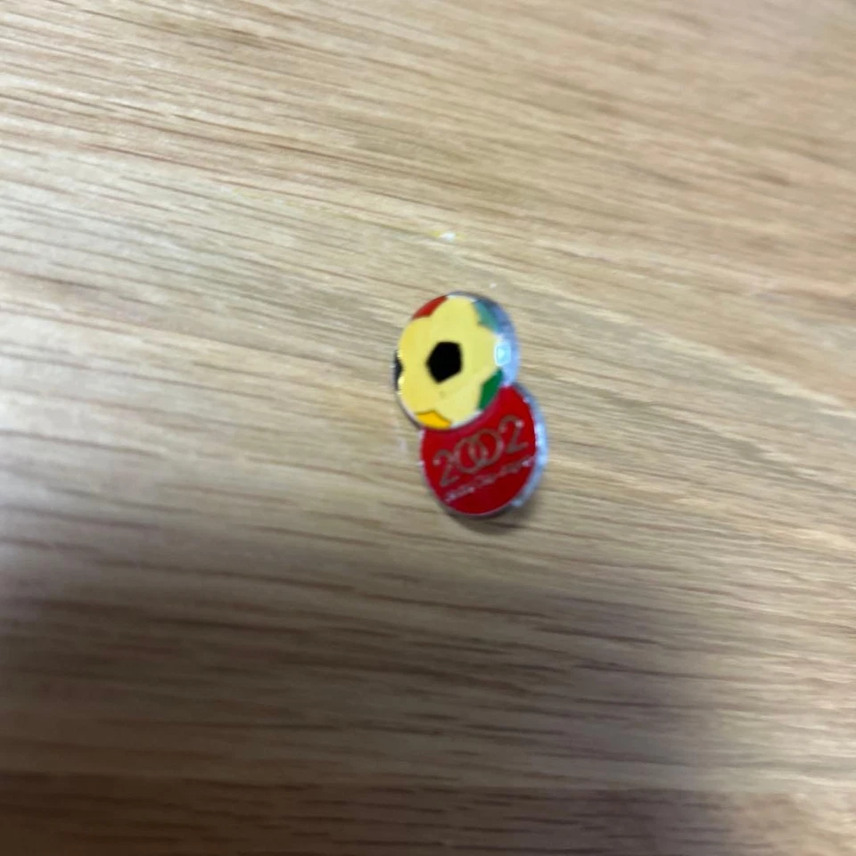 2002 FIFA World Cup South Korea Japan Pin Badge Used Soccer Ball Emblem FF1 - image 3 of 4