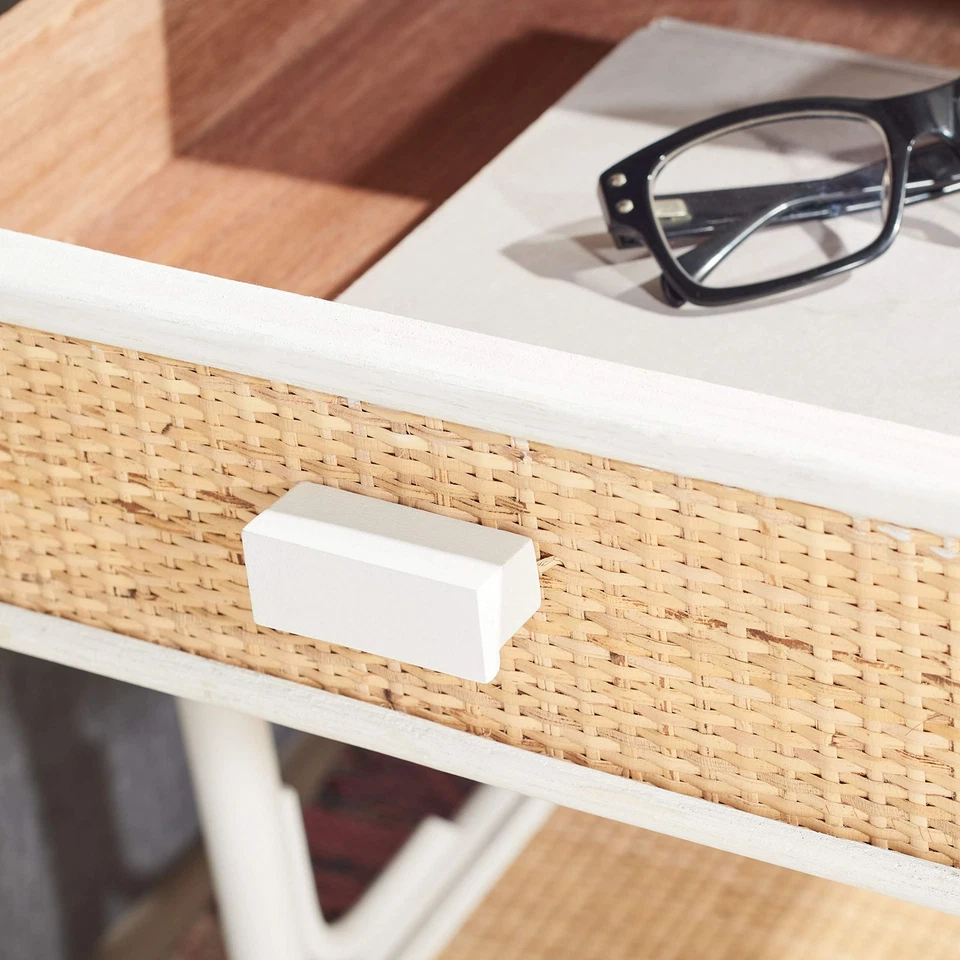 Mesita de noche Home Collection Roya blanco y natural de ratán 1 cajón 1 estante Foto 2 de 4