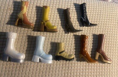 Large Lot Of MGA Bratz  2001 Girls 2002 Single Mis-match SHOES