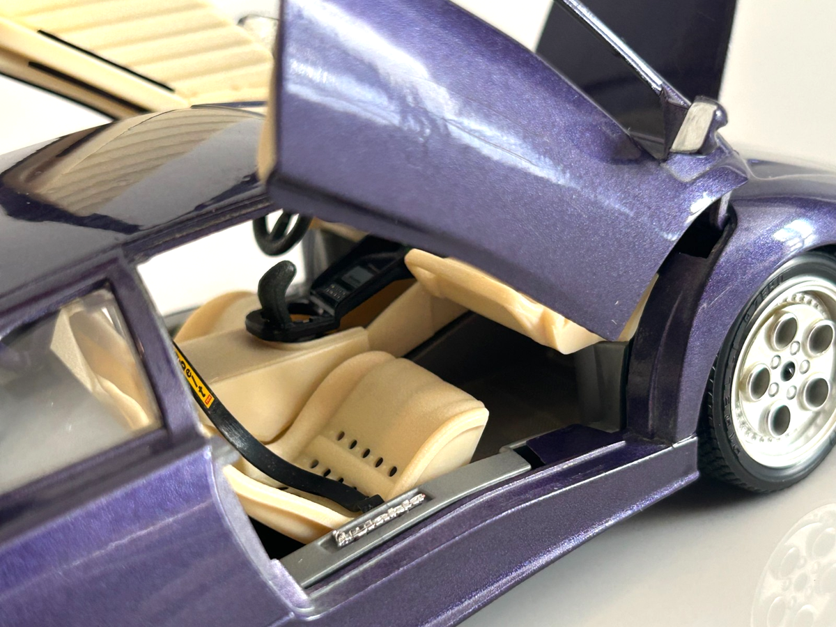 Burago 1990 Lamborghini Diablo Diecast Model Car Purple 1:18 Scale