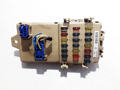 Subaru Impreza 2000 Fuse box 990308, 99030857 FR852099-16 - Photo 1/4