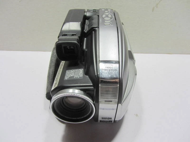 Panasonic VHS-C Palmcorder PV-L352D w Charger  Working - Image 4 of 4