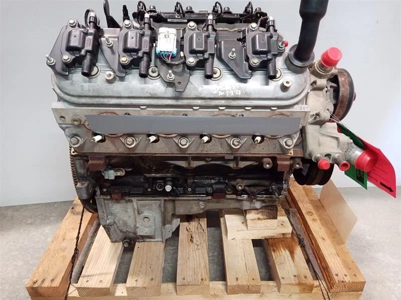 5.3L V8 Gasoline Engine opt LMG from 2009 Chevrolet Tahoe 9462348 Foto 3 de 4