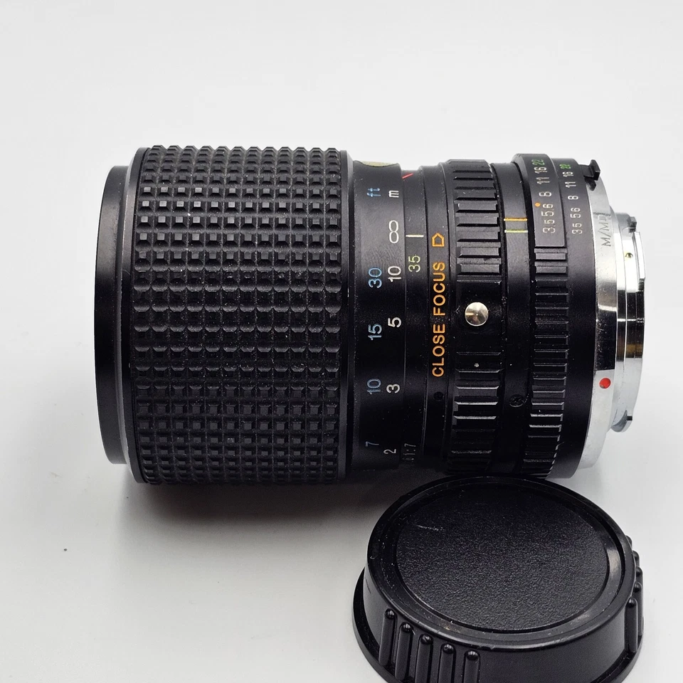 Tokina RMC 35-105mm f/3.5-4.3 zoom lens for Minolta MD mount - Image 3 of 4